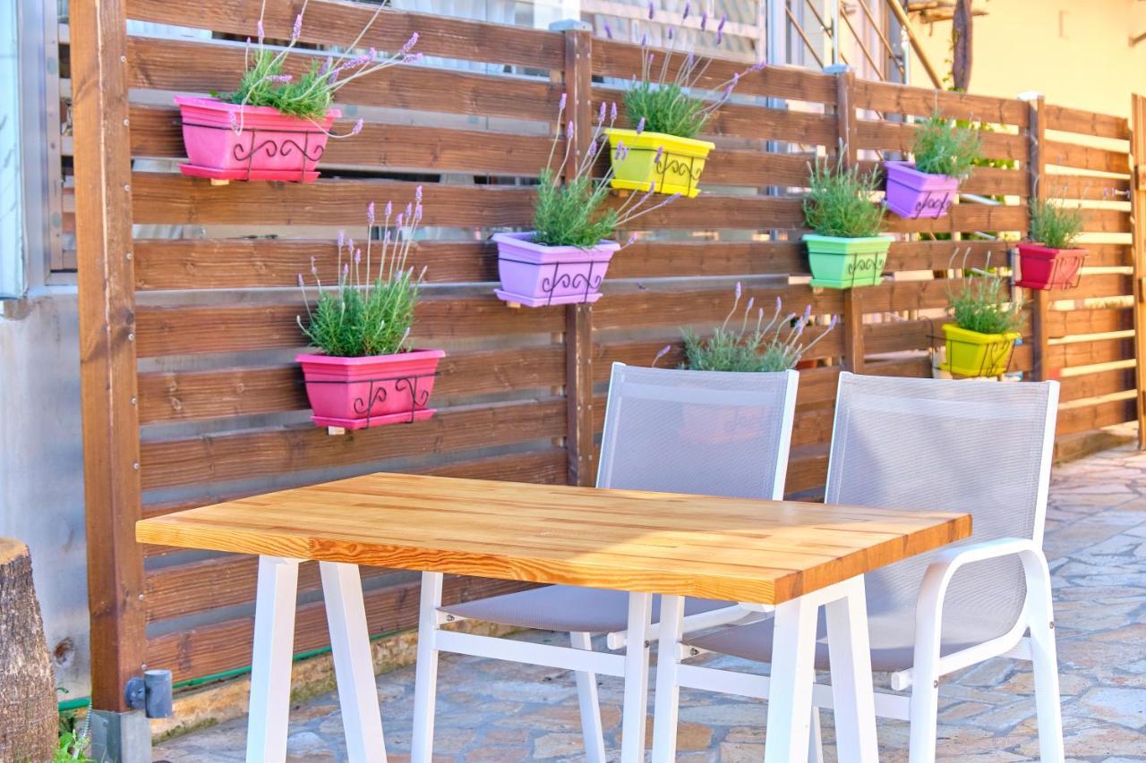 Houmis Apts & Studios Agios Georgios Pagon Dış mekan fotoğraf